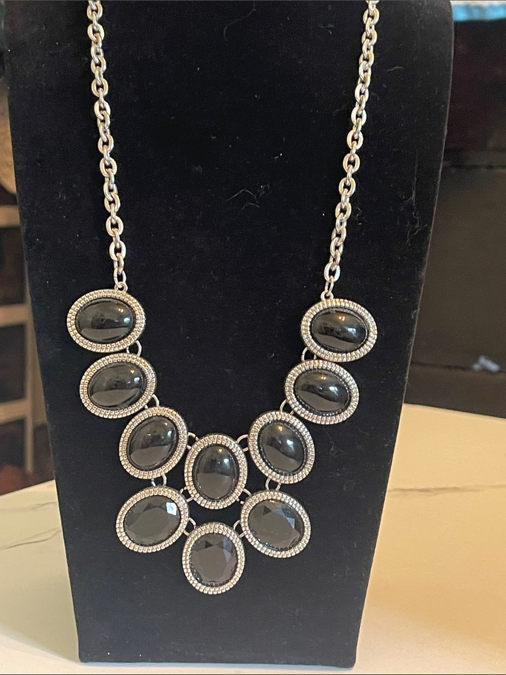 Unbranded Black Oval Stone Statement Necklace with Silver Accents